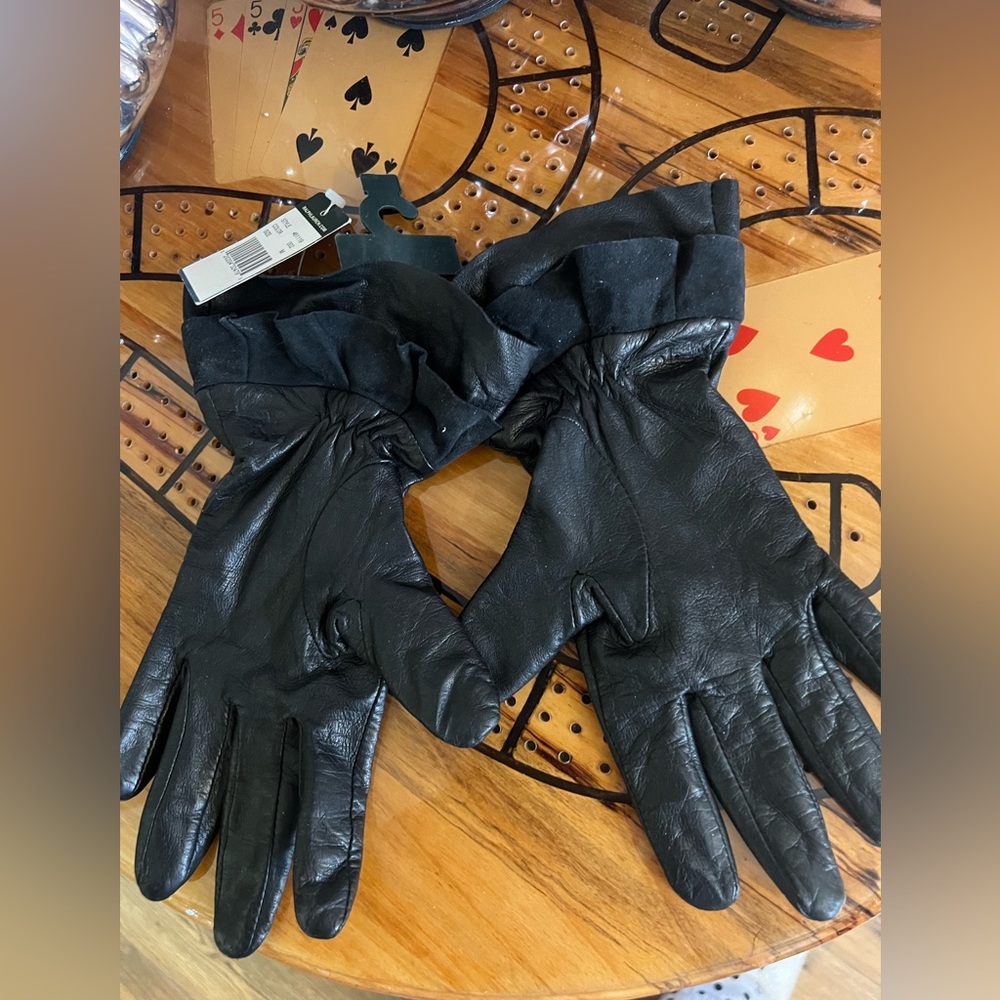 Lauren Ralph Lauren Black Leather Ladies Gloves. NWT. Size M - Picture 2 of 5